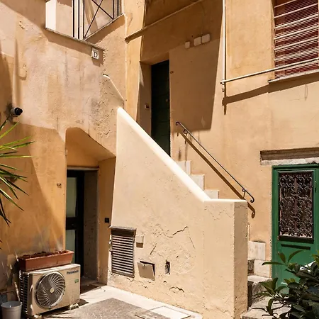 Parione 38